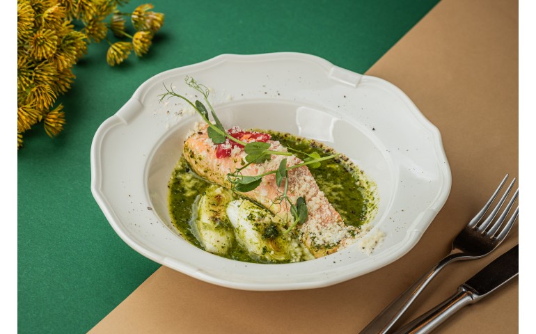 Salmon in ginger-garlic sauce – Pesto Cafe