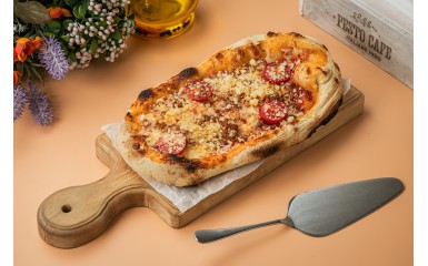 Solo Bolognese pizza