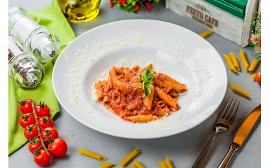 Penne with Bolognese meat sauce