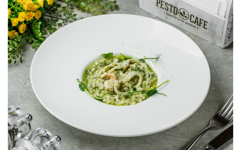 Вершкове різото з кальмаром та креветкою – Pesto Cafe