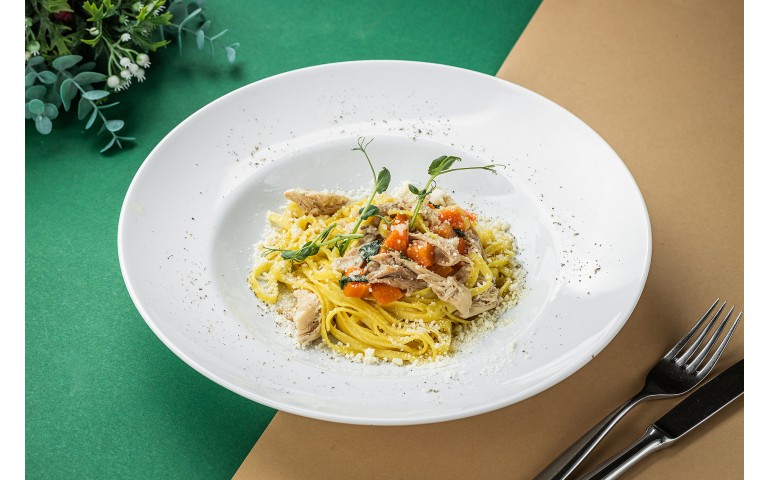 Лінгвіні з  томленим кроликом – Pesto Cafe