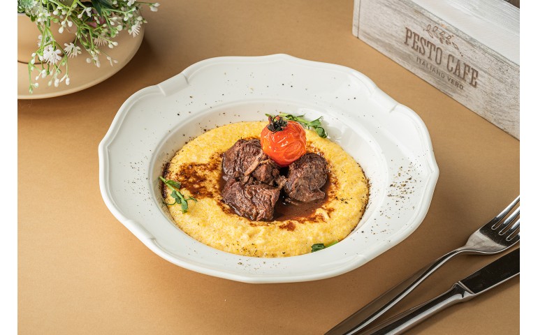 Щоки яловичі з полентою – Pesto Cafe