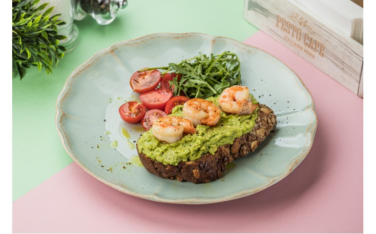 Авокадо-тост з креветками – Pesto Cafe