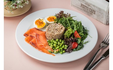 Сніданок з гречкою та яйцем 