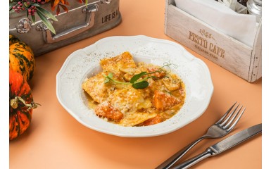 Ravioli with chicken and watermelon