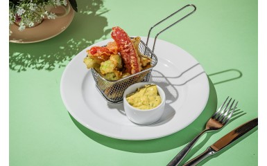 Овощи темпура с соусом Тар-Тар