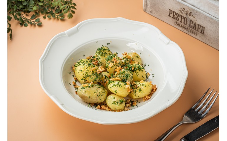 Молода картопля з вершковим маслом,кропом та цибулею кранч – Pesto Cafe