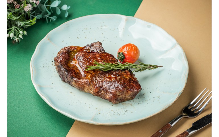 Стейк зі свинини  – Pesto Cafe