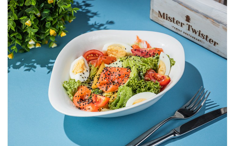 Салат з квасолею та лососем – Mister Twister