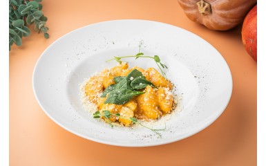 Fragrant gnocchi with truffle sauce