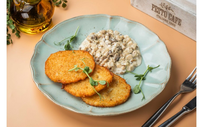 Деруни з куркою та грибами – Pesto Cafe